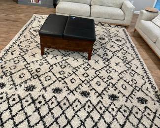 Large rug 107inch x 148 inch