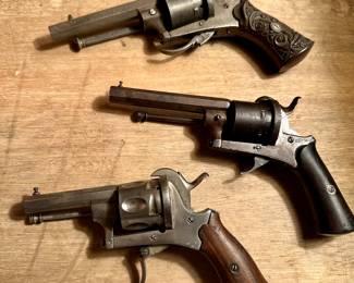 Antique guns 