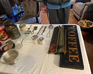 Vintage kitchen items 