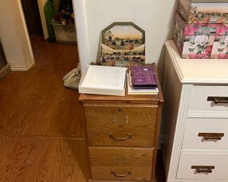 File cabinet 