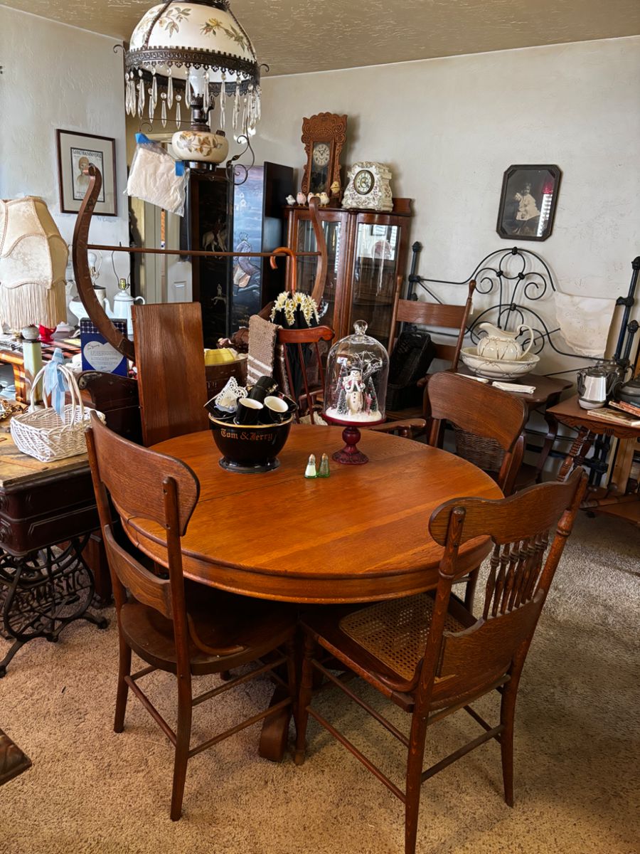 Oak table & chairs
