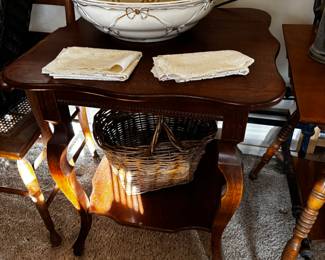 oak side table, wash bowl 