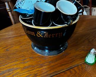 Tom & Jerry punch bowl set