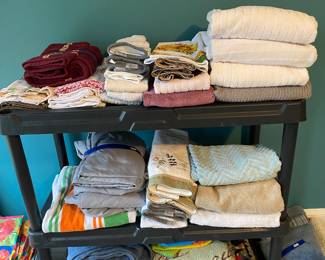 Plenty of nice quality towels, throws, bathroom mats, etc.