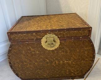 Nice storage basket w/handles. 