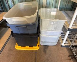 3078 7 Plastic Totes