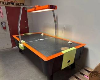 548 Dynamo Arcade Air Hockey Table Fully Operational