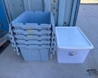 3076 6 Plastic Totes