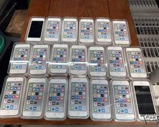 2714 20 Apple iPod Touch 32GB 6th Generation