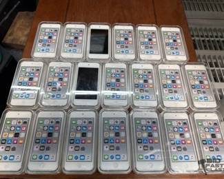 2710 20 Apple iPod Touch 32GB 6th Generation