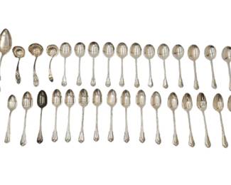 900 38 Silver Spoons, 1061g