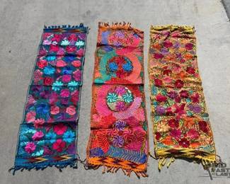 3008 3 Floral Embroidered Table Runners