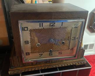 Very nice art deco style clock 