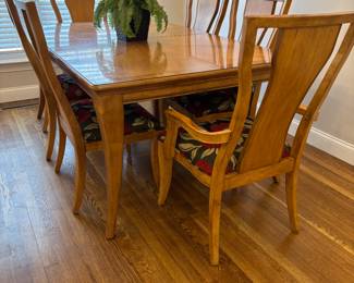 DINING ROOM TABLE BY THOMASVILLE - 6 CHAIRS