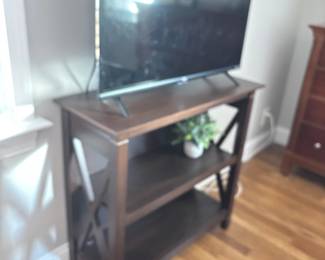 MEDIA TABLE AND TELEVISION