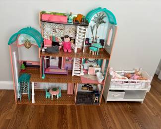 DOLL HOUSE