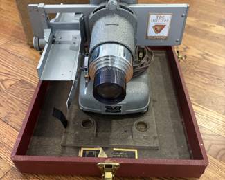 PROJECTOR