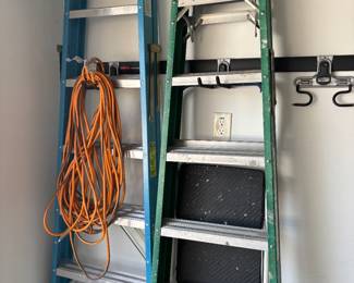LADDERS, EXTENSION CORD