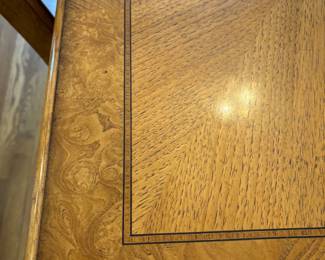 DETAIL OF DINING ROOM TABLE