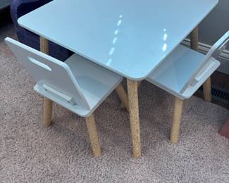 CHILDS TABLE