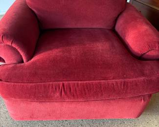 RED SOFA CHAIR THAT MATCHES COUCH