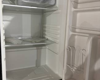 INSIDE REFRIG - DORM