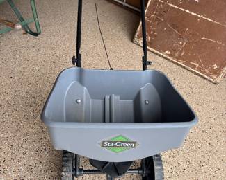 LAWN SPREADER
