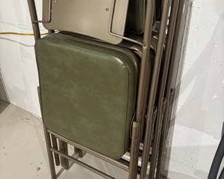 FOLDING CHAIRS WITH TABLE