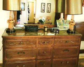 Dresser with mirror - antique lamps
