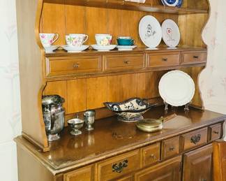 Buffet Hutch