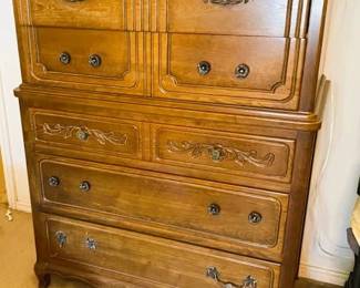 Chest of drawers