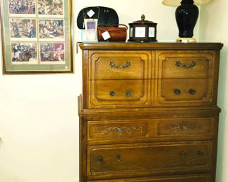 Chest of drawers