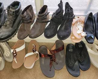Woman shoes, sandals, boots, sizes 7 to 8 