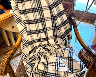 SOLD. Wool throw blanket. Great condition! 