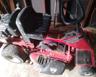 SNAPPER RIDING LAWN MOWER DOES RUN
