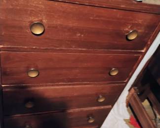 CHEST MATCHES BED
