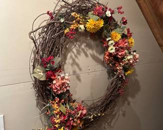 Adorable large spring wreath! Perfect for this sunny weather! Even more wreaths for all seasons available! 