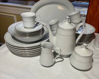 Fairfield Porcelain China (34pc)