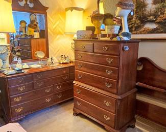 4-Piece Ethan Allen Queen Bedroom Set, Includes Mirror