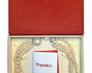 Majorica 3 strand necklace, jewelry