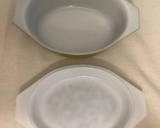 SCH106 Vintage Pyrex Dishes