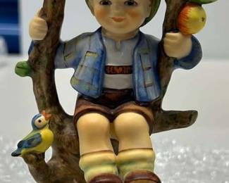 SCH522- Vintage M.I. Hummel “Apple Tree Boy”