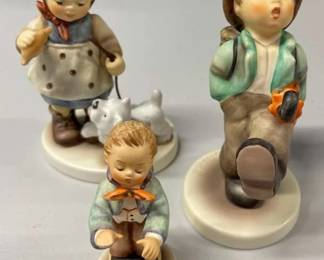 SCH504 - Hummel Holiday Special Edition With “Globe Trotter” & “Band Leader”