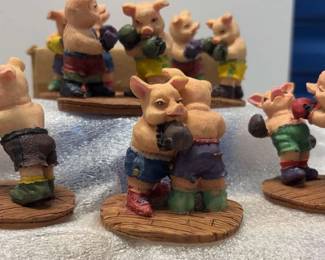 SCH012 - Lot Of Miniature Boxing Pigs