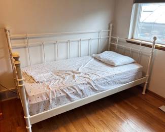White Metal Daybed Frame w/ Twin Mattress & Cover	