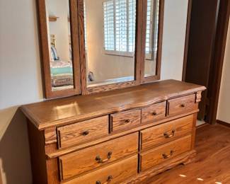Oak dresser with mirror 