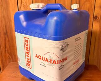 7 gallon water container 