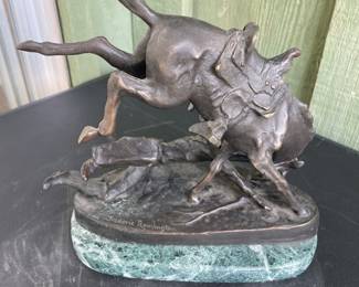 Auction Item https://www.estatesales.net/CA/Arbuckle/95912/marketplace/71590
