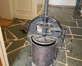 Auction Item https://www.estatesales.net/CA/Arbuckle/95912/marketplace/71590