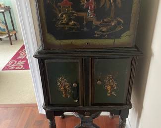 English Chinoiserie Hand Painted Smoking Cabinet Humidor